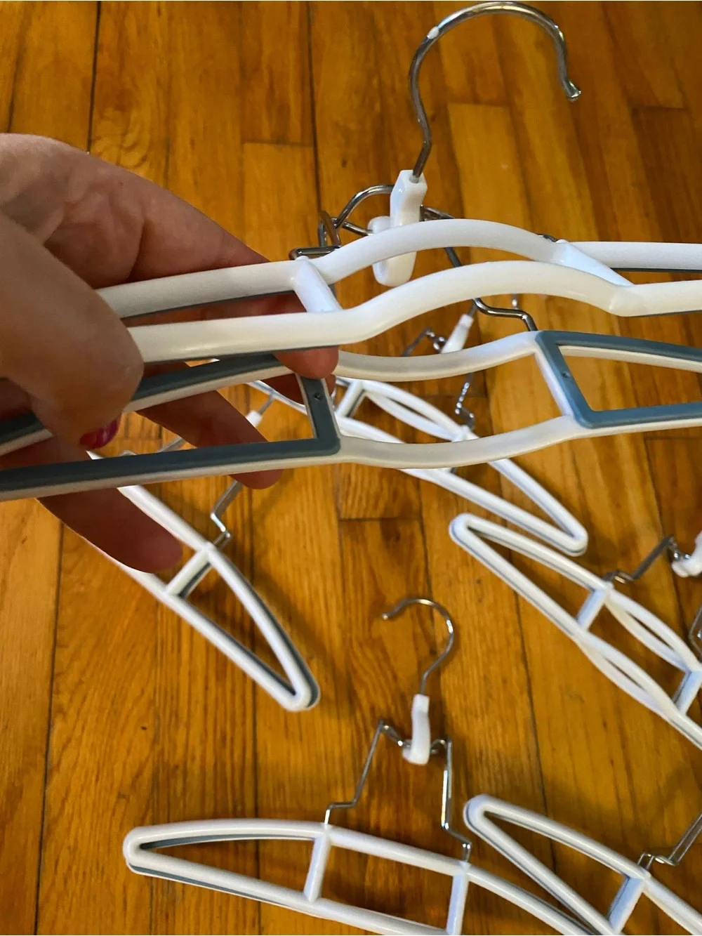 New! 6 Clamp Style Clothing Hangers,Pants, Skirts Etc. Organization,Space-saving